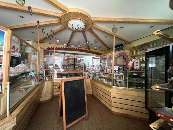 Local Commercial à L' ILE-D'YEU, 85350 - 5 pièces 280m²