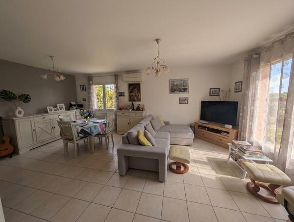 Charmante maison de plain-pied 3 faces avec garage