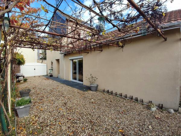 Maison à vendre à Saint-Étienne-du-Rouvray en Seine-Maritime (76800), ref : 2025-062-063