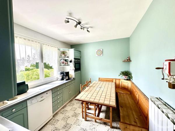Maison à vendre  6 pièces - 140 m 2   COMMELLE VERNAY  - 42