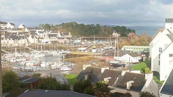 Maison familiale lumineuse avec vue sur le port