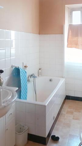 Maison familiale lumineuse avec vue sur le port