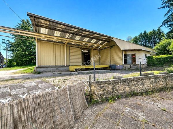 Maison 250 m2 avec 550 m² de Hangars et 15195 m² de Terrain