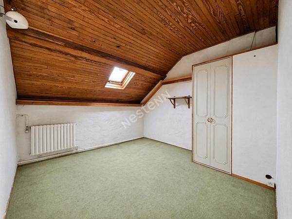 Maison 250 m2 avec 550 m² de Hangars et 15195 m² de Terrain