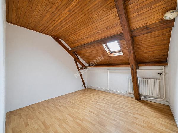 Maison 250 m2 avec 550 m² de Hangars et 15195 m² de Terrain