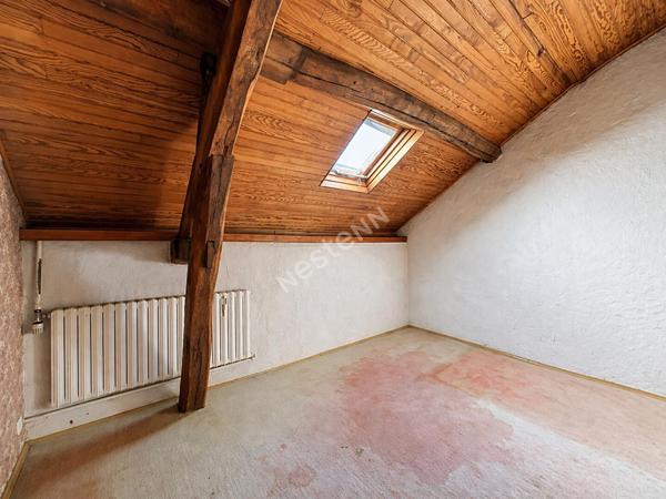 Maison 250 m2 avec 550 m² de Hangars et 15195 m² de Terrain