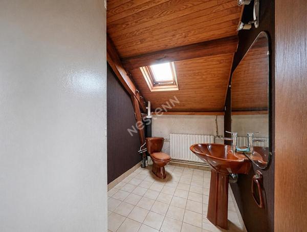 Maison 250 m2 avec 550 m² de Hangars et 15195 m² de Terrain