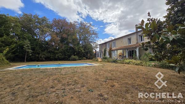 Maison de Maître avec Piscine & dépendances