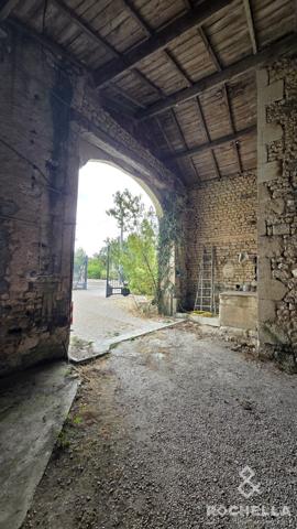 Maison de Maître avec Piscine & dépendances