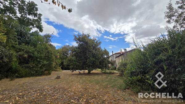 Maison de Maître avec Piscine & dépendances