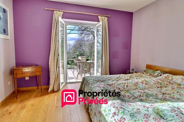 Bastide provençale en pierres, proche UZES