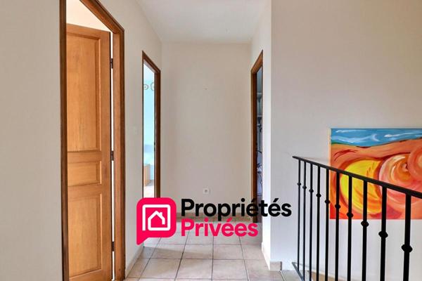 Bastide provençale en pierres, proche UZES