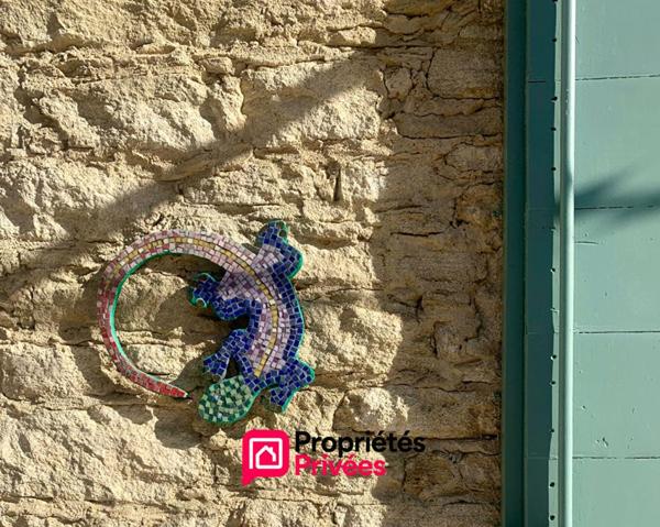 Bastide provençale en pierres, proche UZES