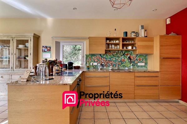 Bastide provençale en pierres, proche UZES