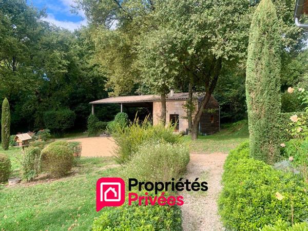 Bastide provençale en pierres, proche UZES