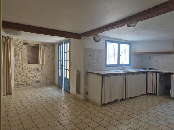 Maison Gigean 4 pièce(s) 88 m2 + local,de 70 m²