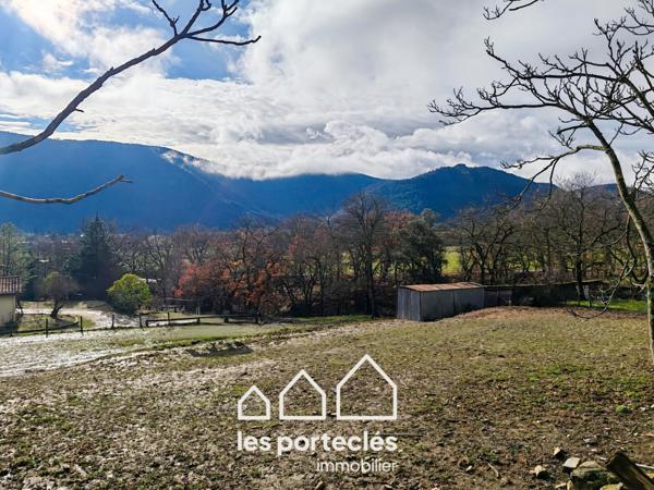 Magnifique terrain de 2761 m²