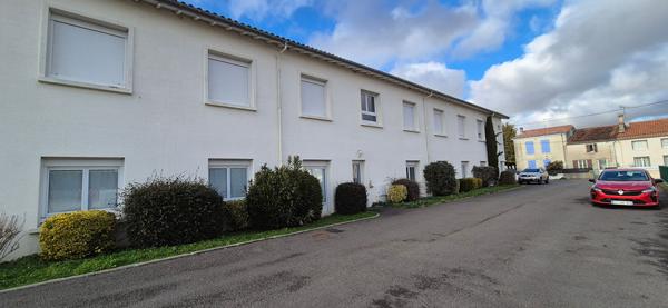 Appartement Saint Jean D Angely 4 pièce(s) 73 m2