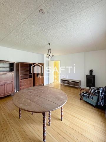 Maison en pierre à rénover avec terrasse couverte de 60m2 et terrain piscinable