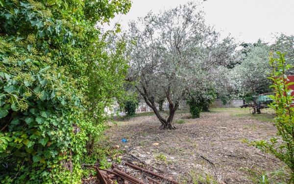 Maison à vendre    4 pièces •  Domazan