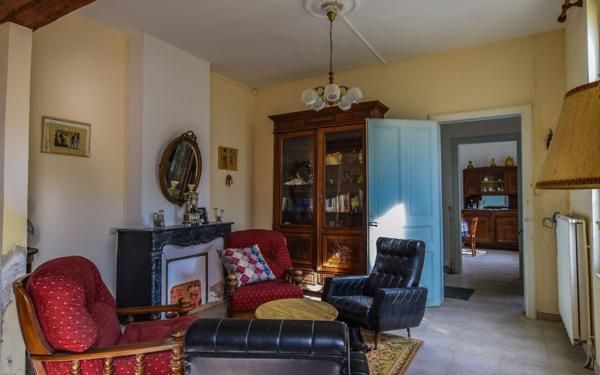 Maison à vendre    4 pièces •  Domazan