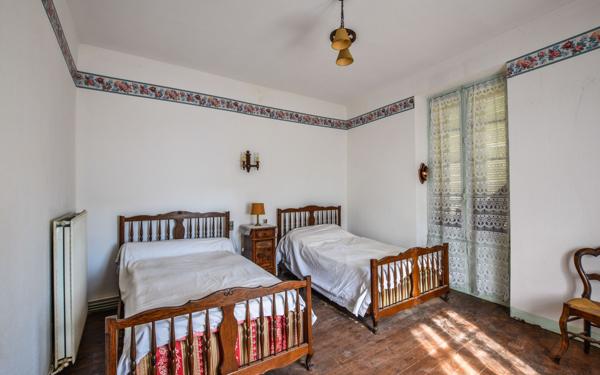 Maison à vendre    4 pièces •  Domazan