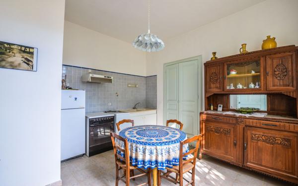 Maison à vendre    4 pièces •  Domazan