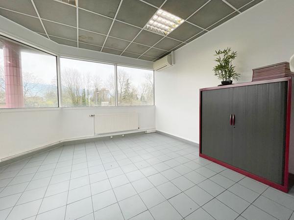 Bureaux Maubeuge 6 pièce(s) 140 m2