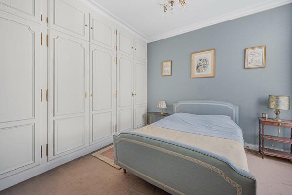 Appartement Paris 4 pièces 105.45 m² avec balcon filant - PARIS