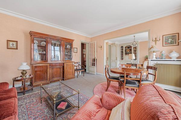 Appartement Paris 4 pièces 105.45 m² avec balcon filant - PARIS