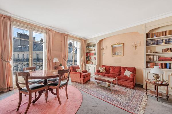 Appartement Paris 4 pièces 105.45 m² avec balcon filant - PARIS
