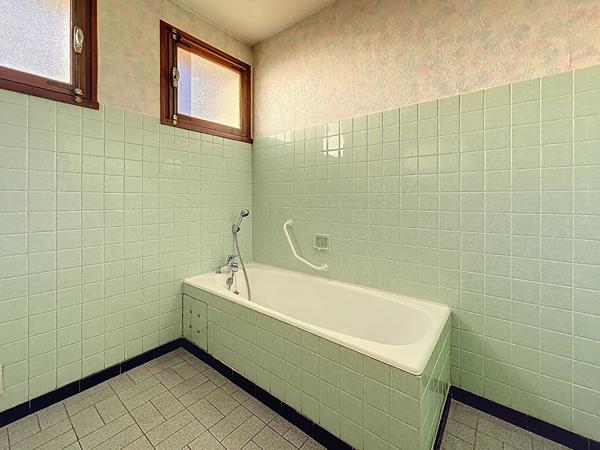 Bourg Les Valence les Chirouzes Maison 4 pièces de 118 m2 avec garage sur un terrain de 217m²