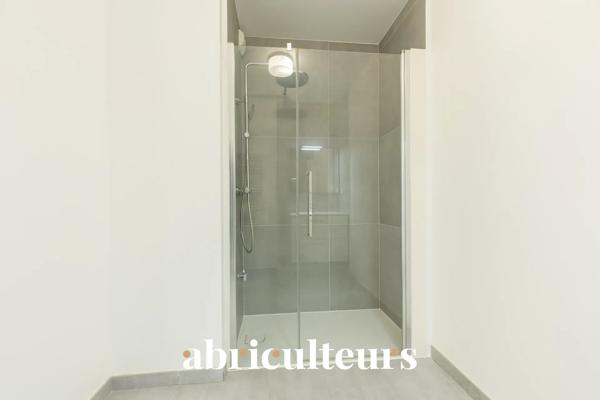 ROUSSET T3 récent 63 m² avec terrasse, box et DPE A