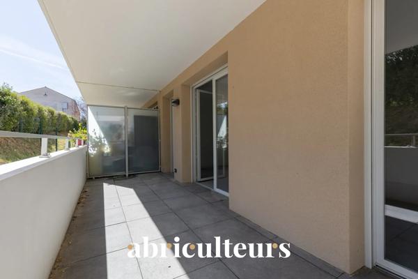 ROUSSET T3 récent 63 m² avec terrasse, box et DPE A