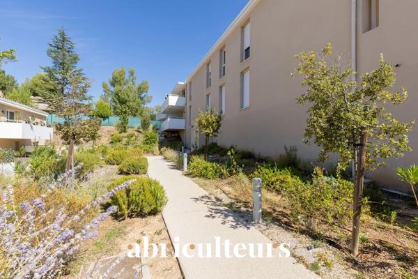 ROUSSET T3 récent 63 m² avec terrasse, box et DPE A