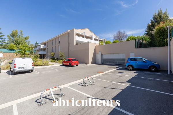 ROUSSET T3 récent 63 m² avec terrasse, box et DPE A