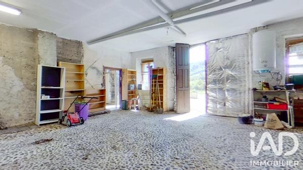 Maison à vendre 13 pièces 305 m² Saint-Martin-Valmeroux