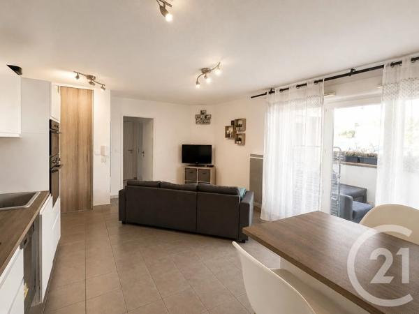 Appartement F3 à vendre  3 pièces - 55,75 m 2   LA LONDE LES MAURES  - 83