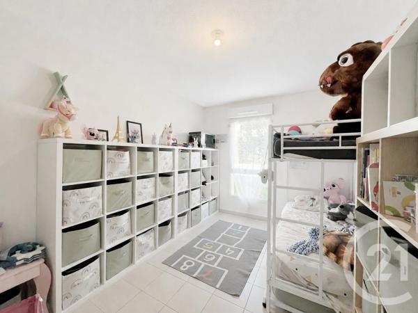 Appartement F3 à vendre  3 pièces - 55,75 m 2   LA LONDE LES MAURES  - 83