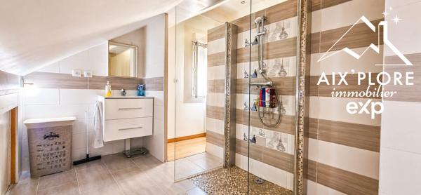 Appartement de type 4 duplex dans résidence avec piscine