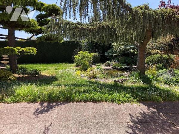 Dans quartier St Jean des Vignes proche clinique, maison de plain pied d'environ 122 m² habitab...