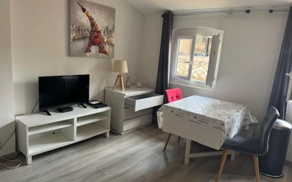 Immeuble à vendre    4 pièces •  Avignon