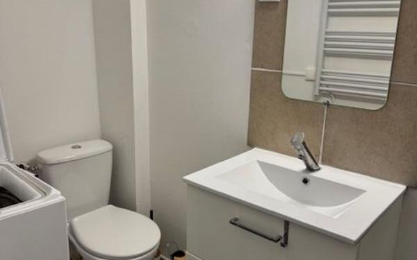 Immeuble à vendre    4 pièces •  Avignon