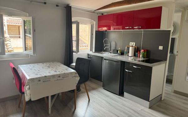 Immeuble à vendre    4 pièces •  Avignon