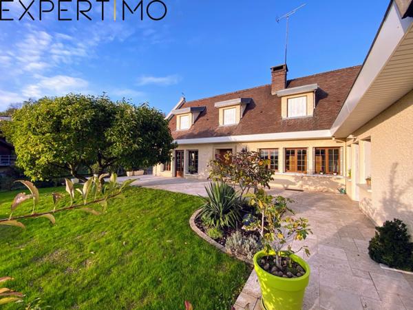 Montmorot (39570) Proche centre Lons, Villa 11 pièces