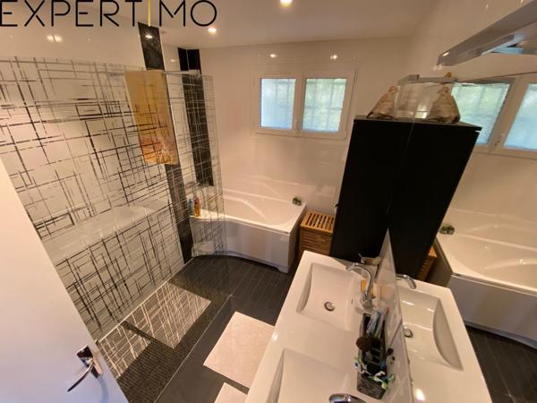 Montmorot (39570) Proche centre Lons, Villa 11 pièces