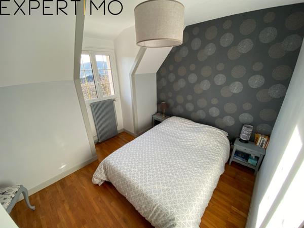 Montmorot (39570) Proche centre Lons, Villa 11 pièces