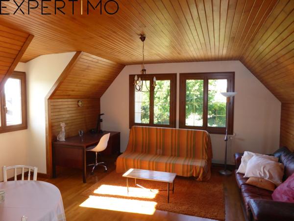 Montmorot (39570) Proche centre Lons, Villa 11 pièces