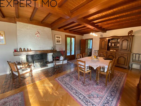 Montmorot (39570) Proche centre Lons, Villa 11 pièces