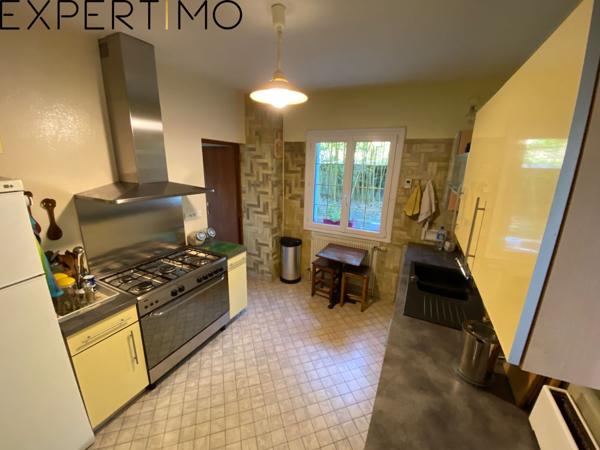 Montmorot (39570) Proche centre Lons, Villa 11 pièces